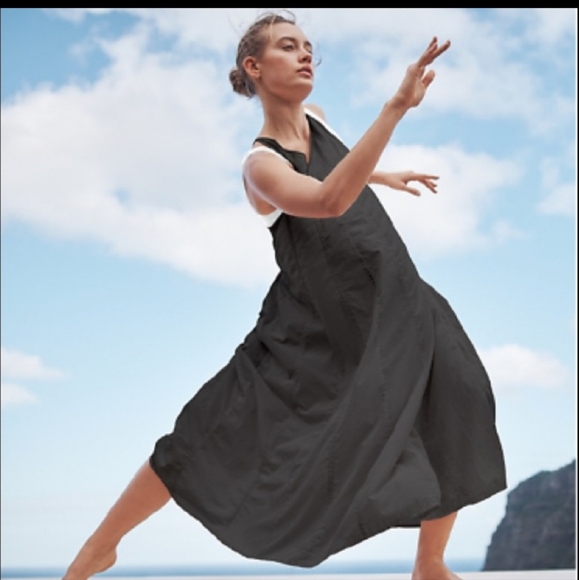 Athleta Canopy Parachute Dress - Picture 2 of 13